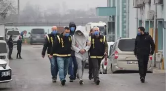 FETÖ soruşturmasında el koyulan araçları çalmak isterken yakalandılar