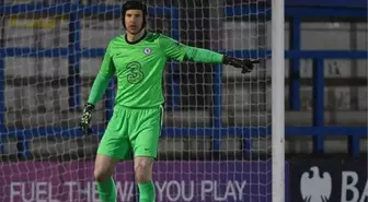 Geçen sezon futbolu bırakan Petr Cech, Chelsea U23 takımıyla futbola döndü