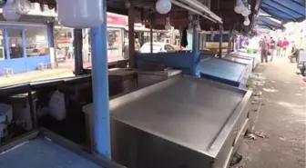 Karadeniz'de hamsi azalınca balık tezgahları boş kaldı