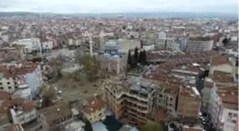 Paşa Camisi'nin siluetine gölge düşüren binalarda çalışma başladı