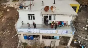 Polis, kısıtlamada acil ilaçları dronla ulaştırdı