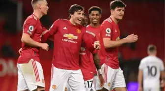 Manchester United, sahasında Leeds United'ı 6-2'yle geçti