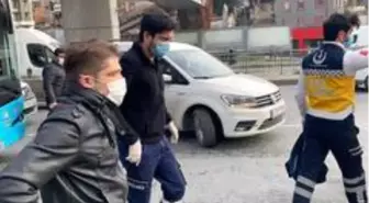 Beyoğlu'nda halk otobüsüyle minibüs çarpıştı: 2 yaralı