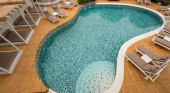 Ege'nin Gizemli Ve Antik Atmosferinde Yükselen Bir Yıldız