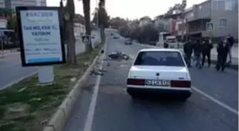 Kuşadası'nda motosiklet ile otomobil çarpıştı: 1 ağır yaralı