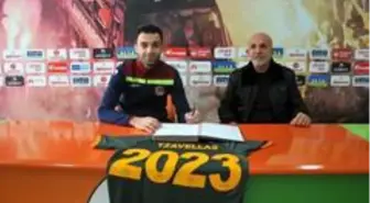 Alanyaspor'da Tzavellas'ın sözleşmesi uzatıldı