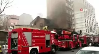 Beyoğlu'nda vatandaşlar sosyal mesafeyi unutup yangını izledi