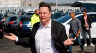 Elon Musk: Tesla'yı üç yıl önce Apple'a satmak istedim, Tim Cook ilgilenmedi