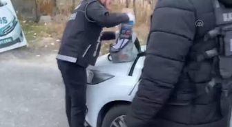 Müzik kutusuna gizlenmiş uyuşturucu hap ele geçirildi