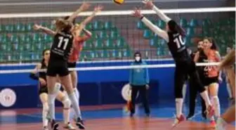 Nevşehir Belediyespor Kadın Voleybol Takımı devreyi galibiyetle kapadı