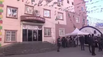 DİYARBAKIR - Diyarbakır annelerinin oturma eylemine iki aile daha katıldı