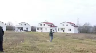 ÇATALCA'DA HAZİNE ARAZİSİNDEKİ KAÇAK 8 VİLLA YIKILDI