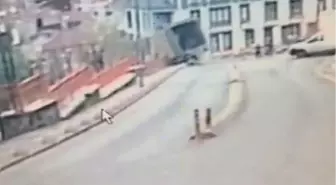 Kağıthane'de nakliye kamyoneti 10 metreden böyle düştü
