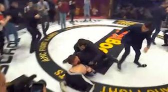 Rusya'da ringe giren dövüşçüleri güvenlik durdurdu