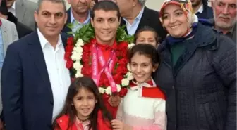 Son dakika gündem: Dünya şampiyonu Eroğlu'nun babası koronavirüsten hayatını kaybetti