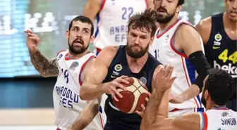 Fenerbahçe'yi 85-72 yenen Anadolu Efes, ligde yoluna doludizgin devam ediyor