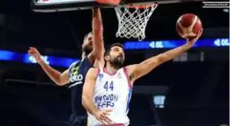 ING Basketbol Süper Ligi: Anadolu Efes: 85 Fenerbahçe: 72