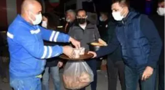 Başkan Günel, gece mesaisi yapan personele sıcak çorba ikram etti