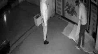 Son dakika haber... 'Gidecek yerim yok' diyen vatandaş polis tarafından sokakta uyurken bulunup, misafirhaneye alındı