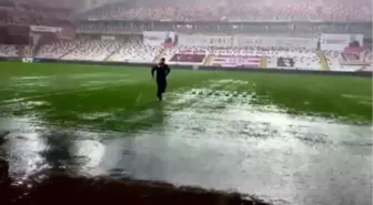 Antalya Stadyumu'nu su bastı