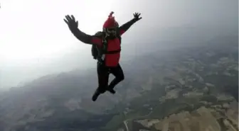 Hayko Cepkin, Pamukkale'de balondan paraşütle atladı