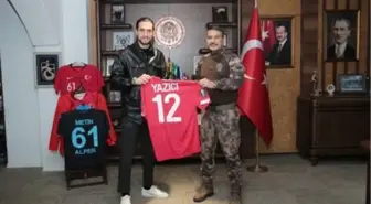 Trabzon Emniyet Müdürü Alper, Yusuf Yazıcı?yı maç oynamaya davet etti