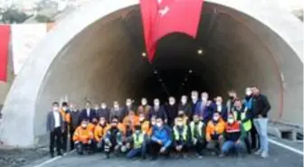 Rize'nin 70 yıllık hayali Salarha Tüneli tek tüpten ulaşıma açıldı