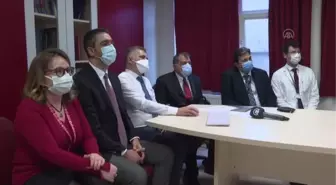 Anne karnındaki 27 haftalık bebek, 5 cerrahın gerçekleştirdiği kalp operasyonuyla sağlığına kavuştu