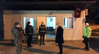 Isparta Valisi Seymenoğlu, yeni yıla görev başındaki kamu personelleriyle birlikte girdi