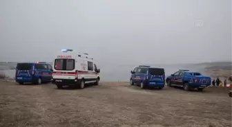 Karakaya Baraj Gölü'nde balıkçı teknesinin alabora olması sonucu bir kişi öldü