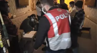 Kumkapı'da restoran ve nargile kafeye baskın