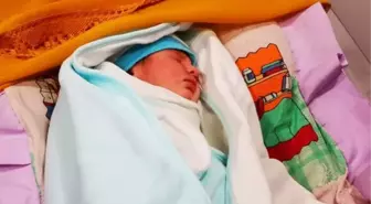 Malatya'da yeni yılın ilk bebeği 'Yunus Emre'