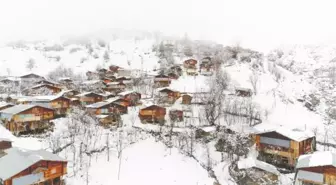 2 bin rakımlı köyün halkı, kış bastırmadan 6 aylık gıda stokluyor