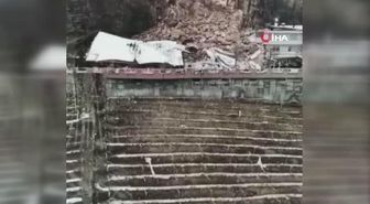 İtalya'da heyelan nedeniyle bir otel yıkıldı