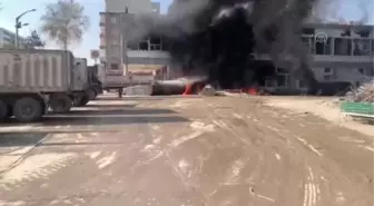 Eski kamu binasında yıkım çalışmaları sırasında patlama meydana geldi (3)