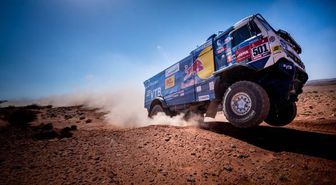 Son dakika haber! Dakar Rallisi'nde 9. etabın galibi Red Bull sporcusu Stephane Peterhansel