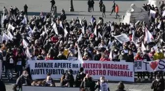 Son dakika haberleri | İtalya'da turizm sektörü çalışanları meydana indi