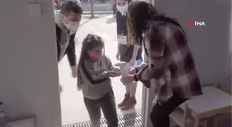 İzmirli depremzede çocuklara 'Duygu Paylaşım Evi' ile psikolojik destek