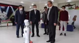 Maske kontrolü ve sosyal mesafe ölçümü yapan robot tasarlandı