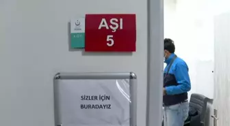 Sağlık çalışanlarına CoronaVac aşısı uygulanmaya başlandı