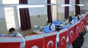 Son dakika! Diyarbakırlı liselilerden İtalya'ya sağlıkçılar için 1,5 milyon koruyucu kıyafet