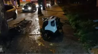 Son dakika haberleri | Bakırköy'de kazada motoru yerinden çıkan otomobildeki 4 kişi yaralandı