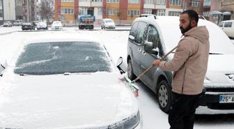 Erzurum'da kuraklık endişesi yaşayanların 'kar' sevinci
