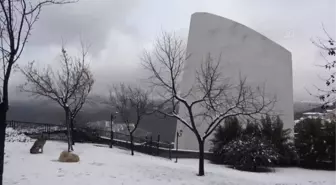 Gemlik'te kar yağışı etkin oldu