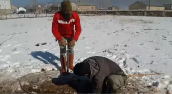 Hakkari'de köy ve mezra yolları kapandı; kar kalınlığı 30 santim oldu (2)