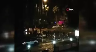 Son dakika haber... Yoldan çıkıp ağaca çarpan Ferrari hurdaya döndü: 2 yaralı