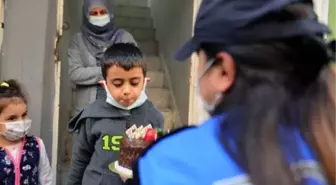 Babası cezaevinden mektup yazdı, polis doğum gününü kutladı