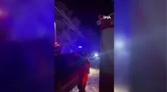 Şiddetli karda yoldan çıkan kamyonet şarampole uçtu: 6 yaralı