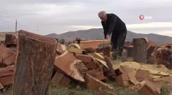 69 yaşında, saz teknesi yapıp Fransa'ya bile satıyor