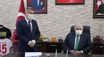 Binali Yıldırım Ahmetli'de ziyaretlerde bulundu